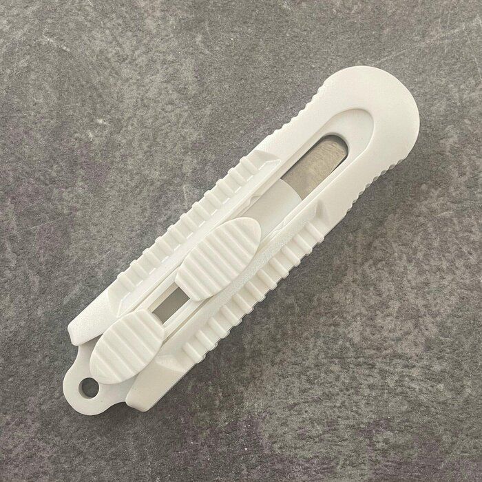 【ダイソー】これ買って！玄関に常備しておくととっても便利な専用カッター！