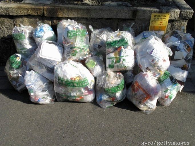 家庭のゴミ出し……登校する子どもに頼むのはアリ？