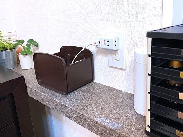 100均キッチン用品で!ケーブルをスッキリ整理