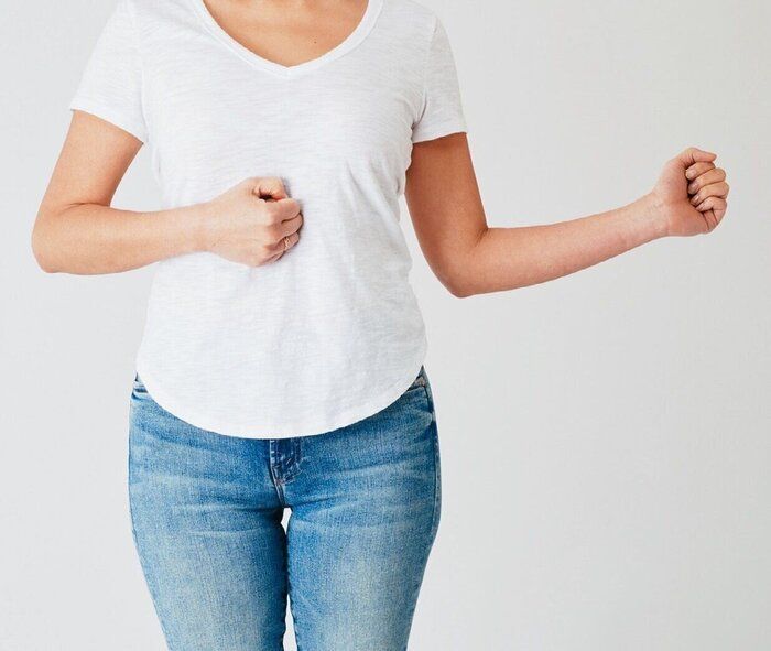 にっくきお腹のぷよ肉をたたきまくれっ！お腹の肉＆リンパに直接効く「腸たたき」って!?