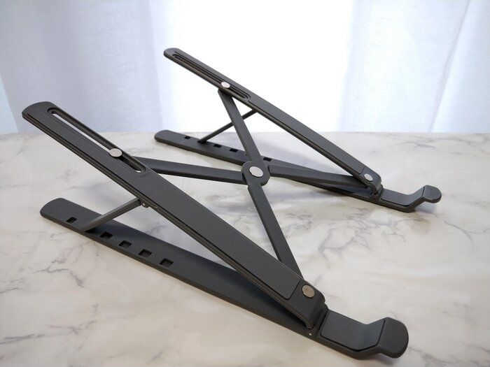 ダイソーで買えるの?!たった550円でデスクワークの肩こりが大幅に軽減！仕事の能率をUPさせたお役立ちアイテムとは!?