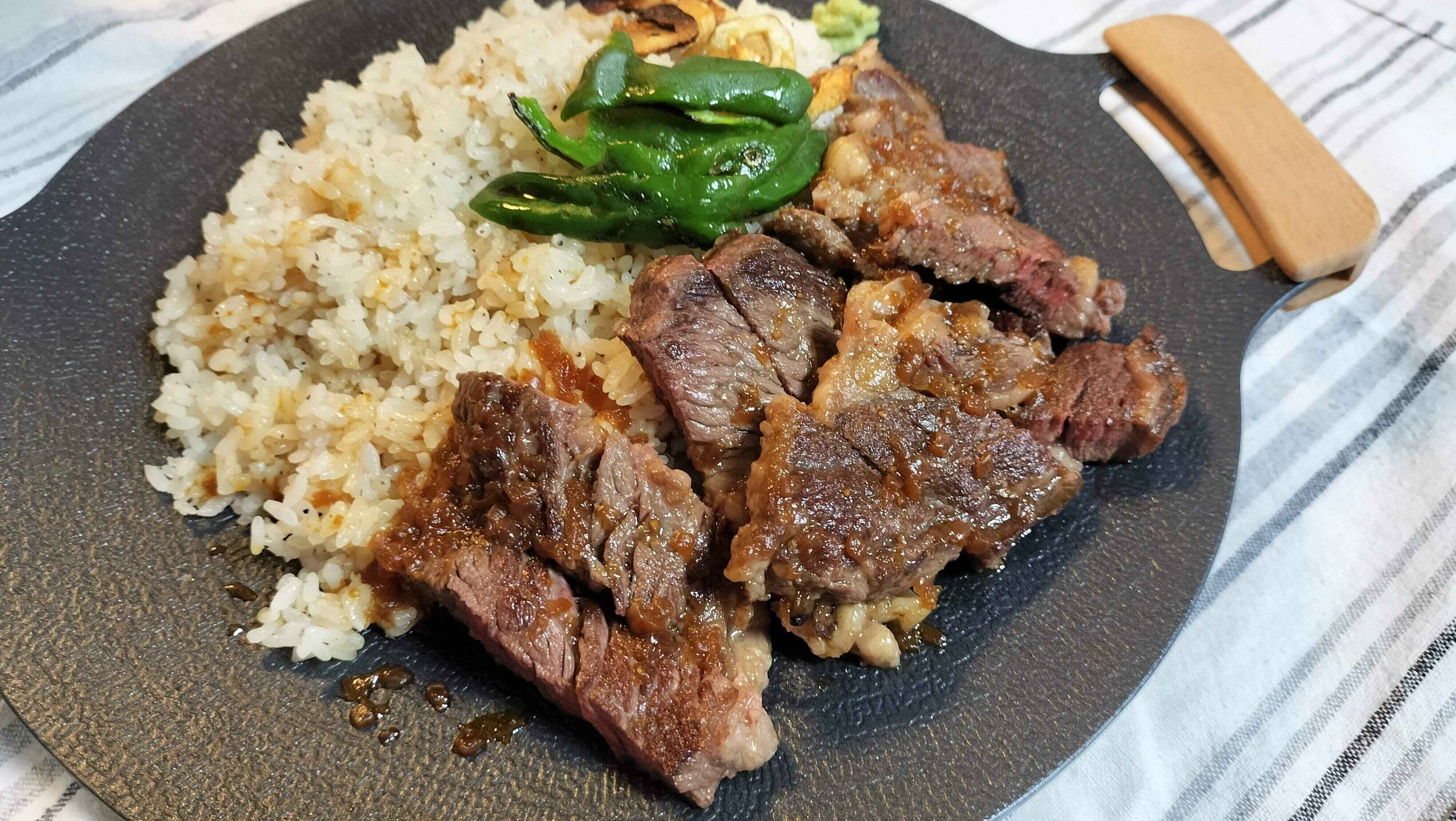 【カルディ】おうちで本格ステーキが食べられる！オリジナル調味料が優秀すぎる！