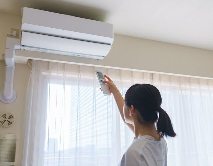 帰宅したらまずエアコン……は損する!?夏の電気代を安く抑える方法