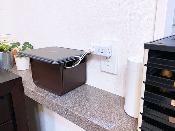100均キッチン用品で!ケーブルをスッキリ整理