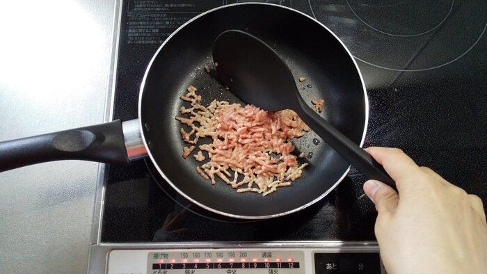 あなたも知らずにやっているかも？特に火力は要注意！フライパンの寿命が短くなる使い方【3選】