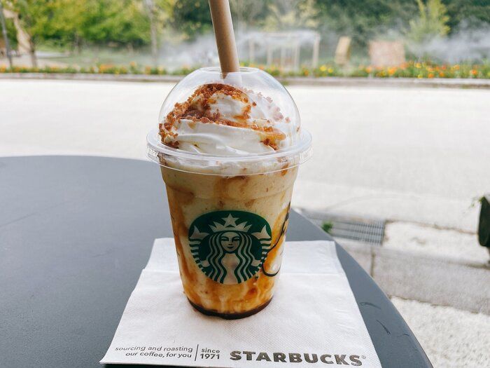 【スタバ】秋第2弾のドリンクは毎年人気のサツマイモ！「焼き芋ブリュレフラペチーノ」