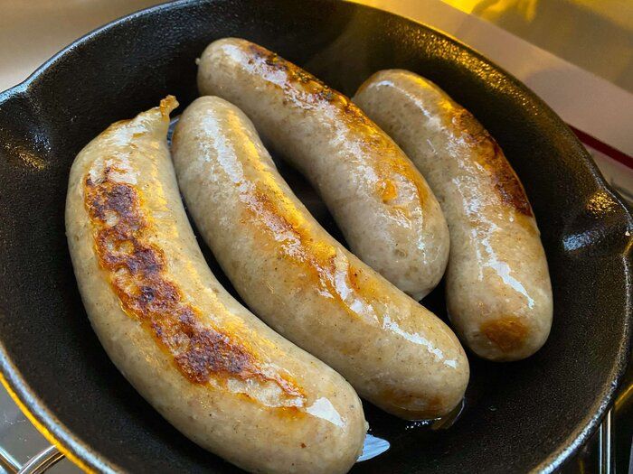 【業務スーパー】本格的なおいしさに満場一致でリピ買い確定！子どもから大人まで大喜びのアウトドア・お家ごはんでも大活躍の生フランクは業スーのこだわりを感じる逸品！