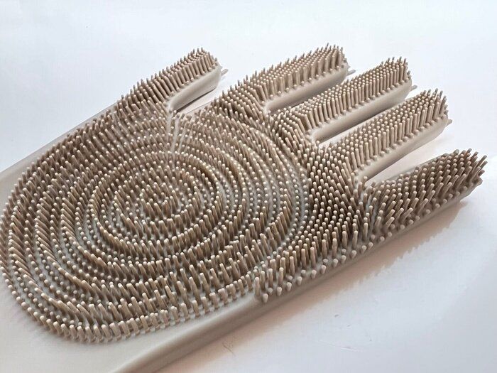 リニューアルした3COINS人気の「シリコンブラシ手袋」がすごい！