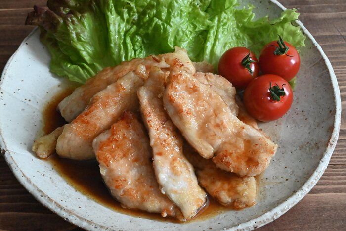 むね肉が劇的においしくなる！むね肉のガーリックバターソースがけ