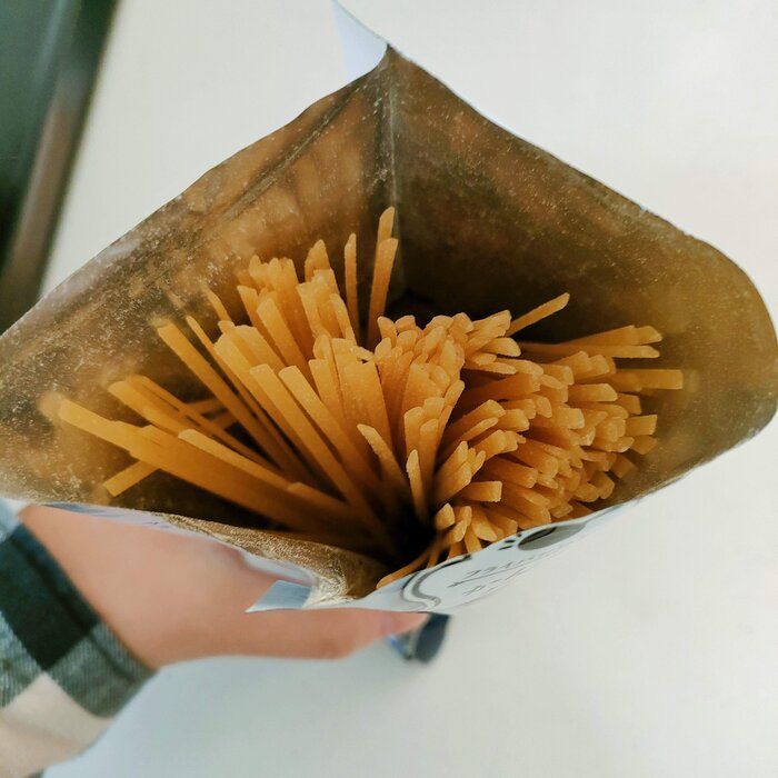 【業務スーパー】用意するのはフライパンだけ！たった10分で本格パスタが味わえるアイテム！