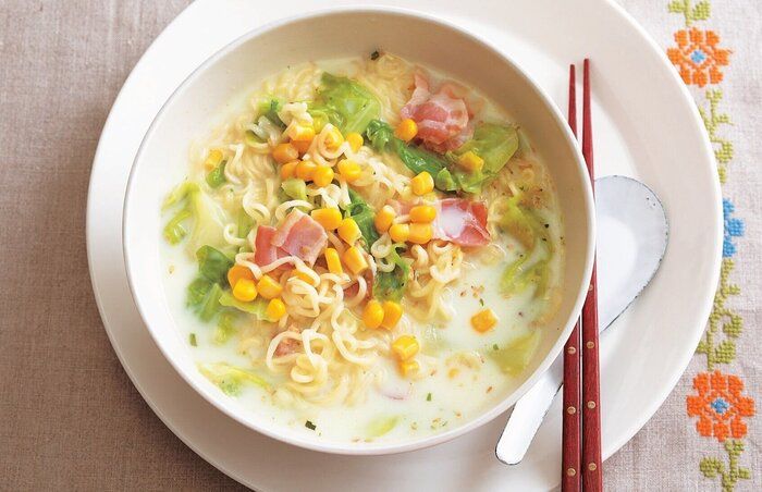 味つけは添付の調味料なのに新しい！コーン塩ミルクラーメン