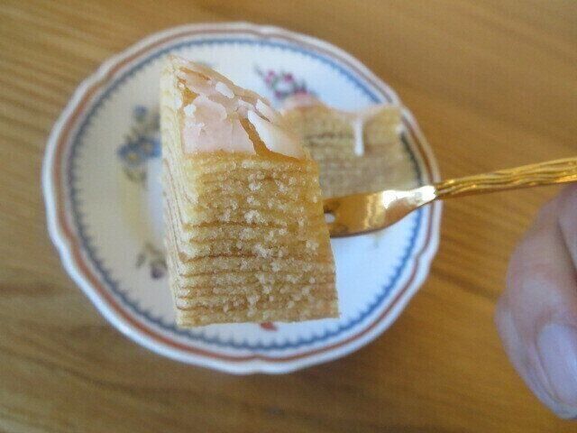 【ローソン】バウムクーヘンなのに「生」？サクッとふわっと新食感