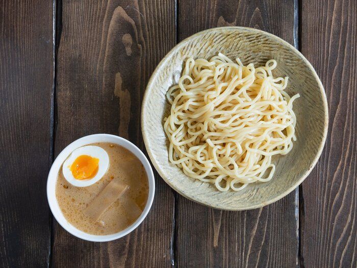 【管理栄養士監修】「つけ麺」は太りやすい？気になるカロリーと炭水化物量まとめ