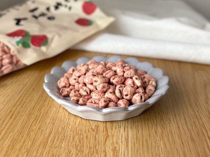 【カルディ新商品】食べだしたら止まらない！大人も子どもも楽しめる「むぎぽんいちご味」