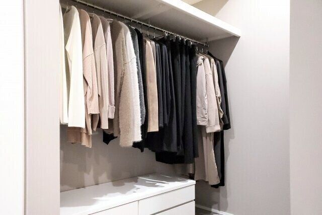 いつも無難な服ばかり買ってしまってあか抜けない！おしゃれ見えするたった1つのコツとは？