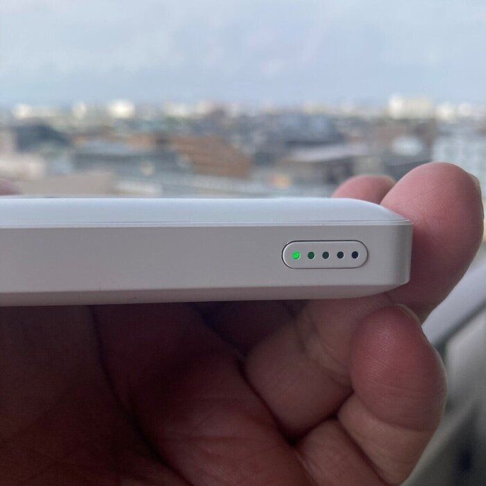 【検証】話題のダイソーアイテム「ソーラー充電モバイルバッテリー」は太陽光のみでフル充電可能か？