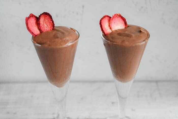 チョコはドライヤーで溶かせば失敗知らず！材料3つで作れる♪チョコムースの作り方